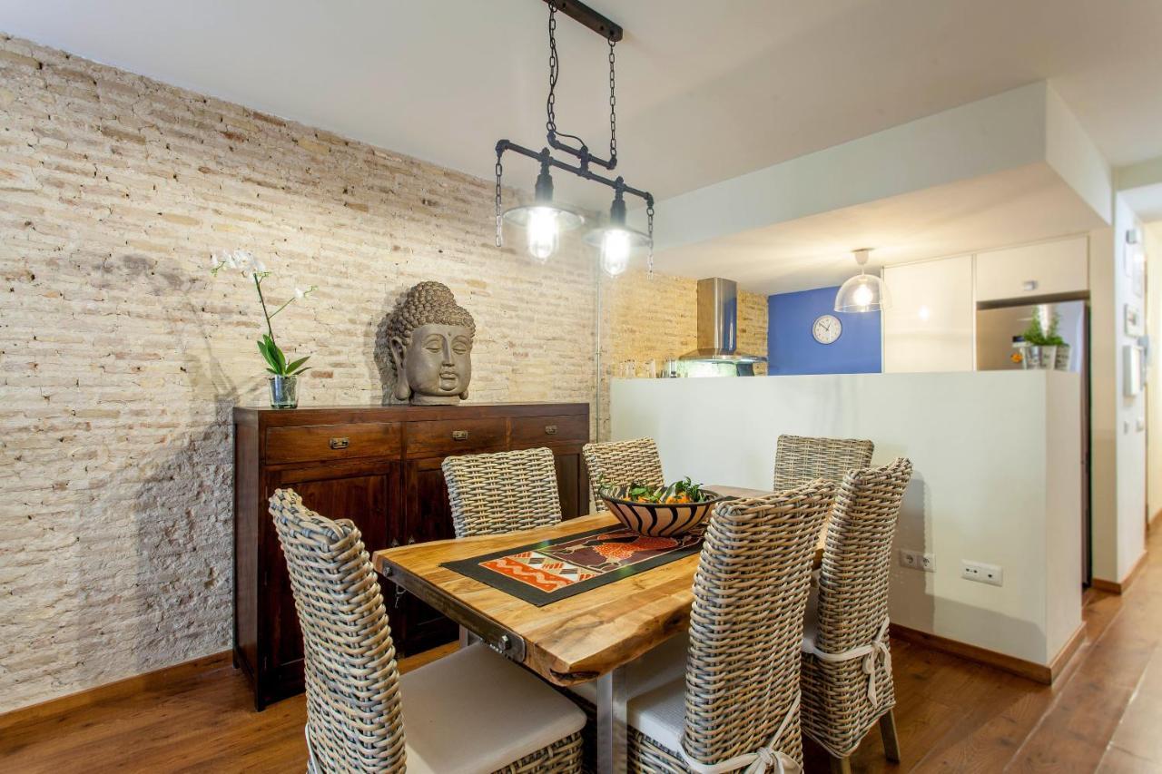 Luxurious & Alluring Home In Historic Town Valencia Exterior photo