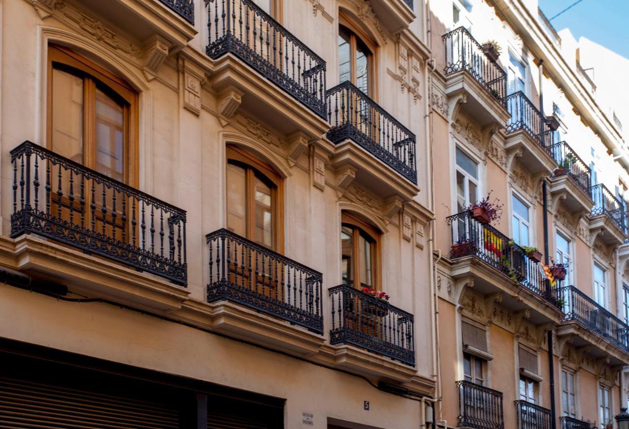 Luxurious & Alluring Home In Historic Town Valencia Exterior photo